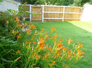 1687 E Stonehurst Dr SE, Huntsville, AL 35801
