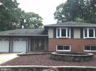 10 Bancroft Ct, Turnersville, NJ 08012