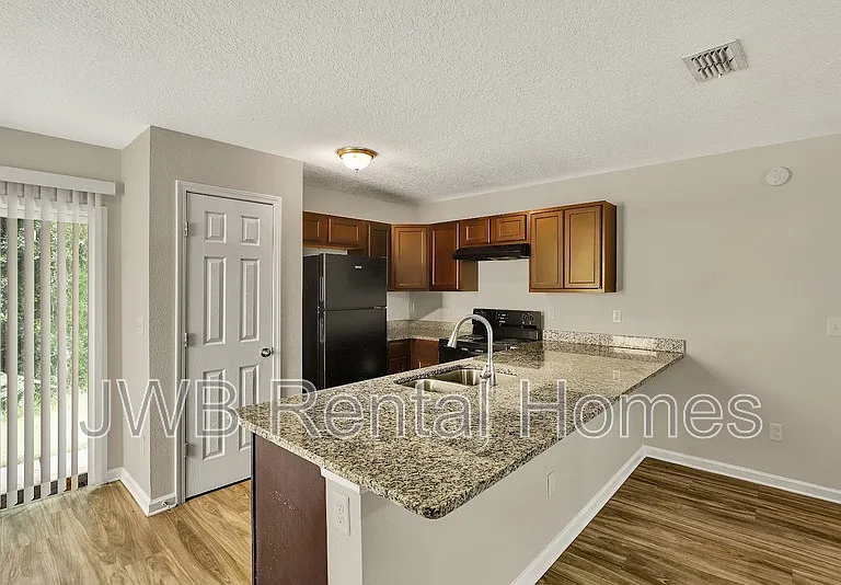 2813 Hidden Haven Rd — Photo 3
