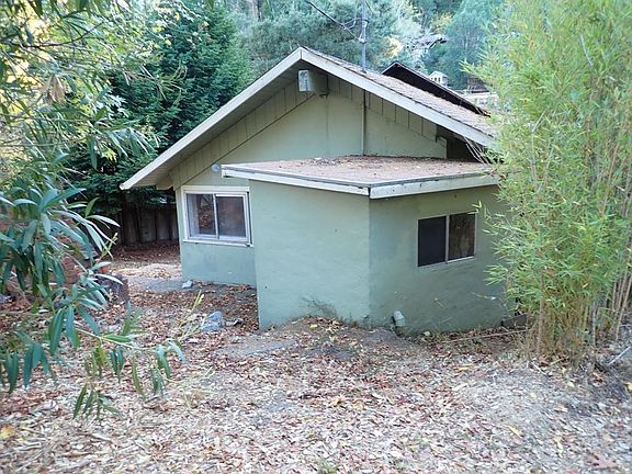 2nd image of 105 Montezuma Ave