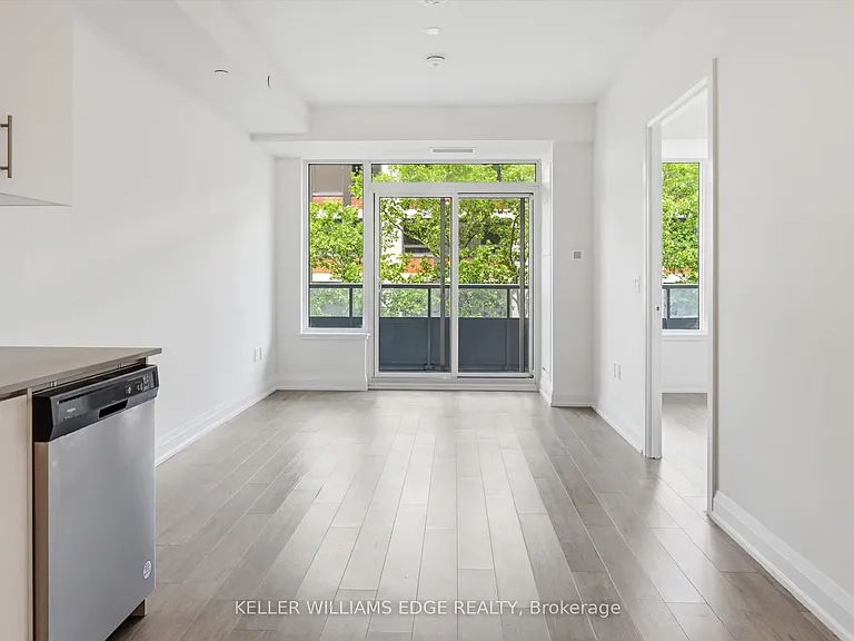 212 King William St E #418 — Photo 8