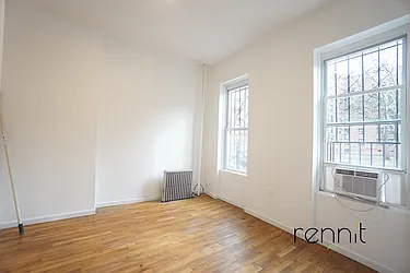 Rented by Rennit Inc.