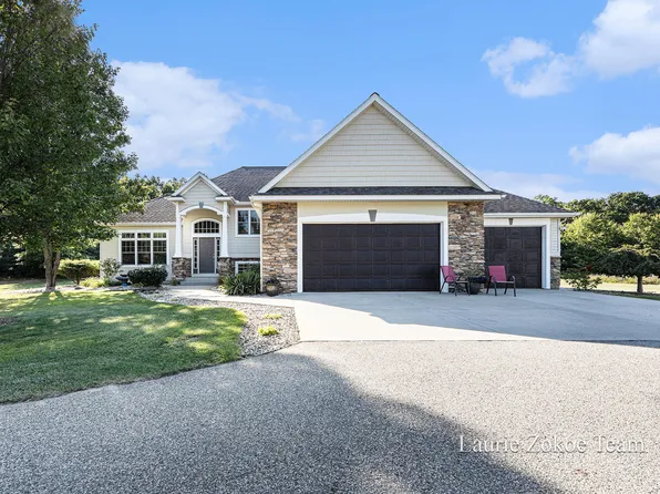 12575 Greenbriar Ln, Grand Haven, MI 49417