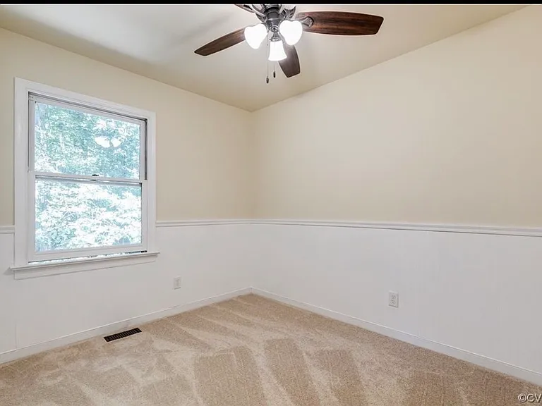 2110 Deer Meadow Ln — Photo 10