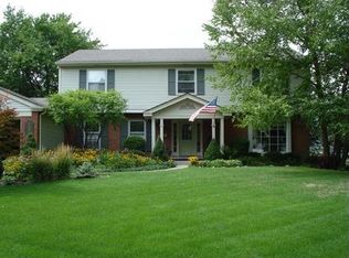 1009 Summit Hills Ln, Naperville, IL 60563