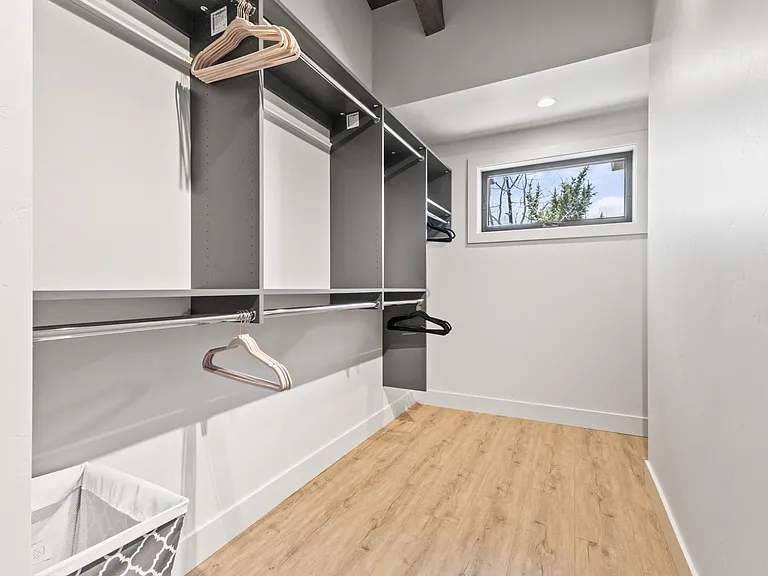 Large Walkin Closet for Bedroom 1