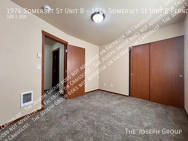 1974 Somerset St #B — Photo 7