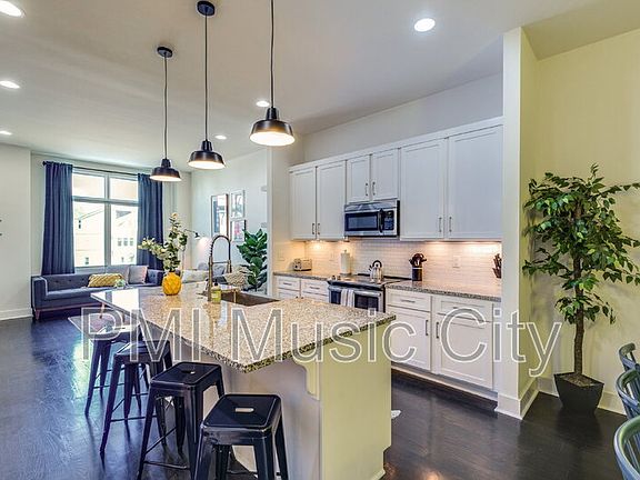 5th image of 1027 Wedgewood Ave