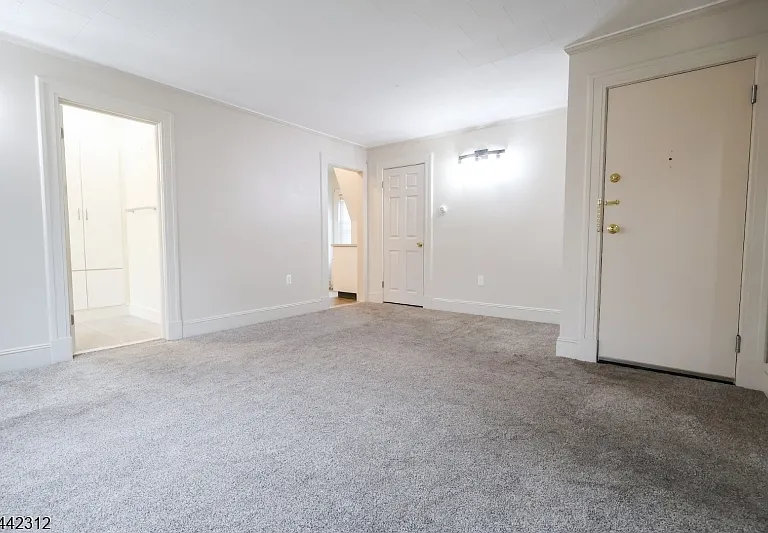 17 Hazelwood Ave — Photo 6