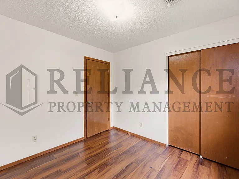 1158 N Edwards Ave — Photo 12
