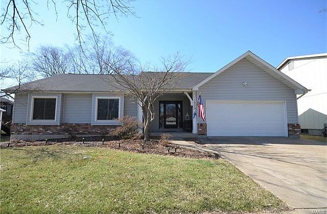 1st image of 1900 Acorn Trail Dr