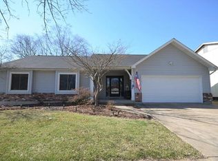 1900 Acorn Trail Dr, Florissant, MO 63031
