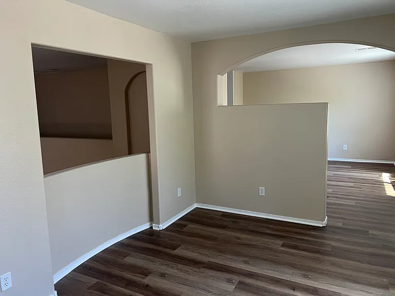 9471 Perennial View Ave — Photo 11