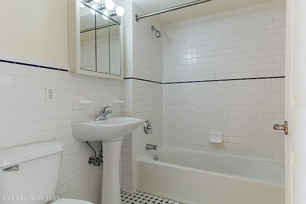 Rented by Living New York | media 13