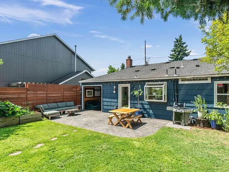 3202 SE 56th Ave — Photo 2