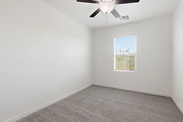 692 N Blackbird Dr — Photo 30