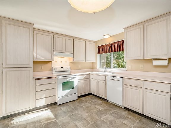 4th image of 12813 54th Ave NE
