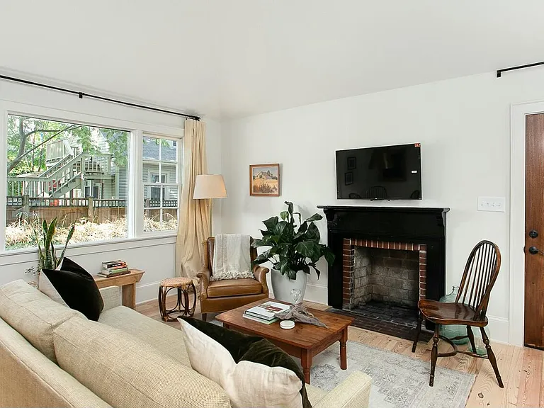 821 N Buchanan Blvd #C — Photo 5