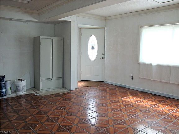 5th image of 4275 W 180th St