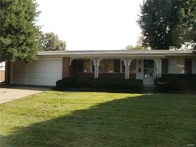 1st image of 3030 N Waterford Dr