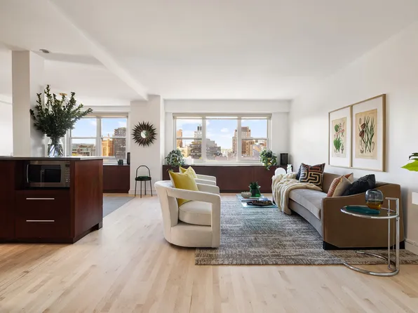 360 West 22nd Street image 2 of 15