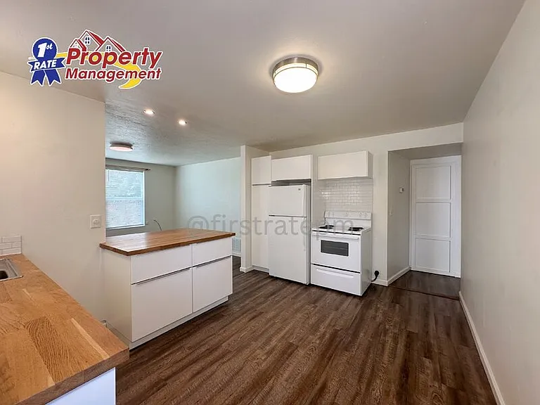 3108 1/2 N 28th St — Photo 3