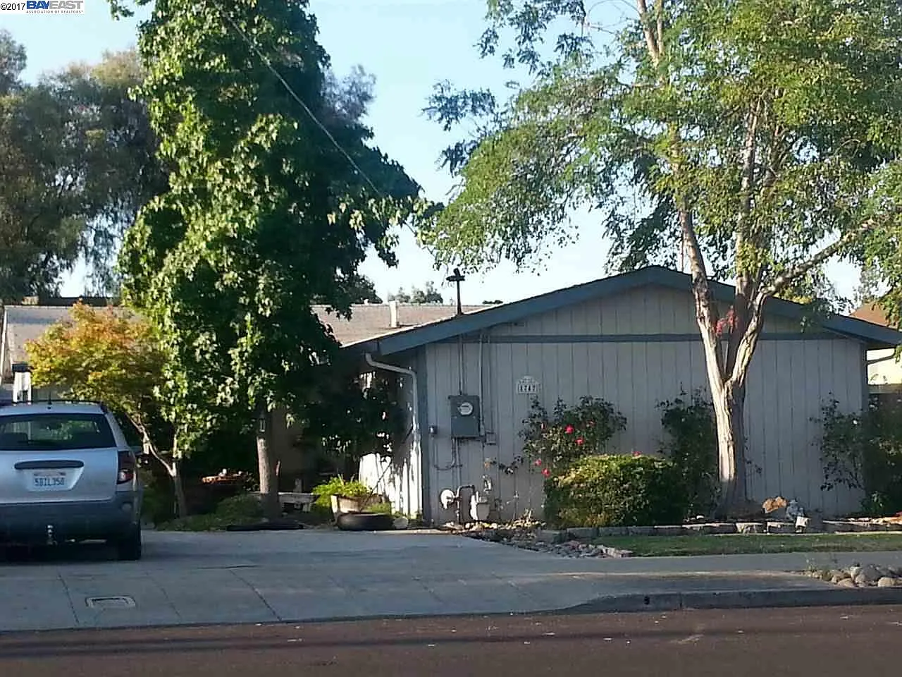 1747 Locust St photo 1
