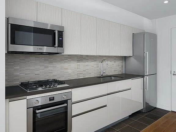 2nd image of 1050 6th Ave APT 11A