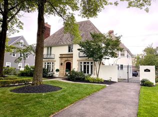 2996 Montgomery Rd, Shaker Heights, OH 44122