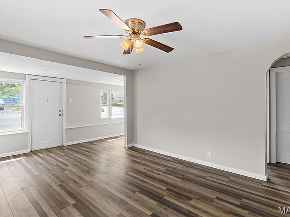 5th image of 3612 Thomas Ave