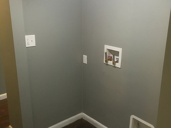 4th image of 11318 Jackson Ave