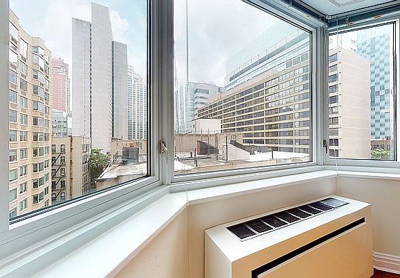 4th image of 400 E 71st St APT 8C
