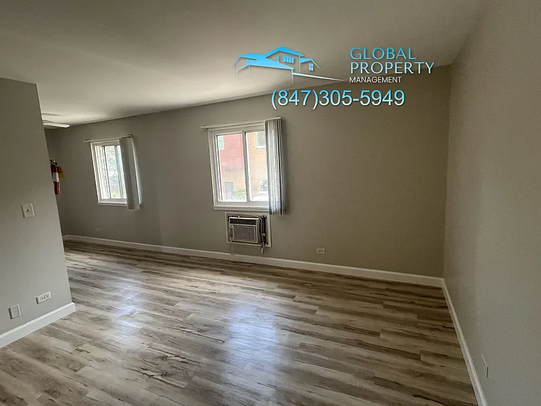 267 E Grand Ave — Photo 14