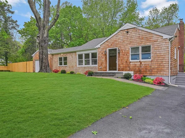 16 Park Street, Wading River, NY 11792