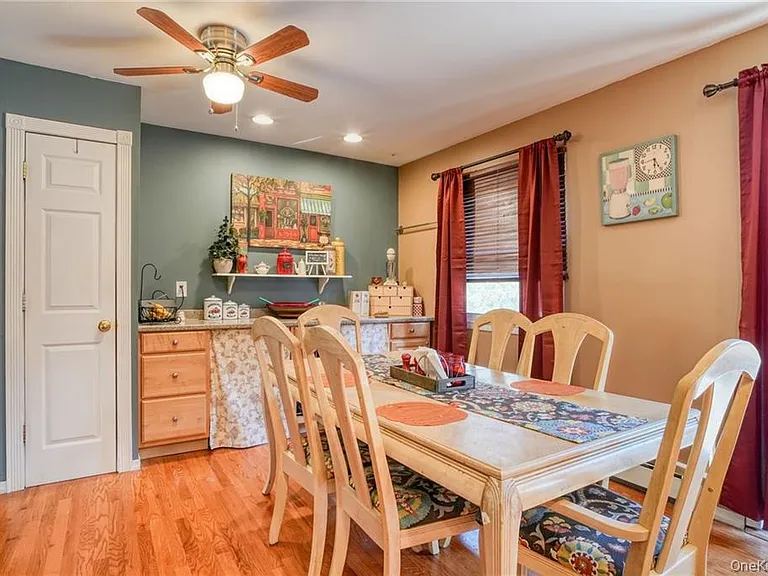 10 Capital Dr — Photo 11