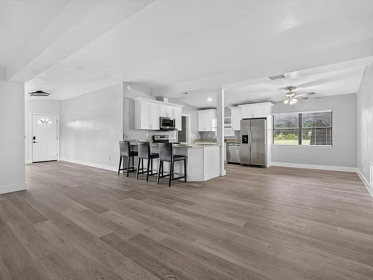 2500 Myrtle Ave — Photo 12