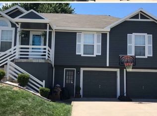 852 SW Country Hill Dr, Grain Valley, MO 64029