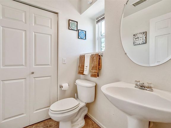 4th image of 18916 E 57th Pl Unit B
