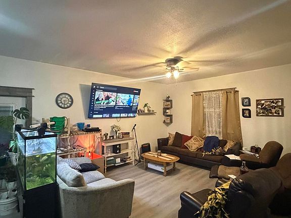4th image of 604 Robin St