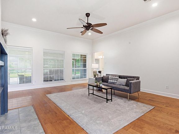5th image of 120 Cornish Pl