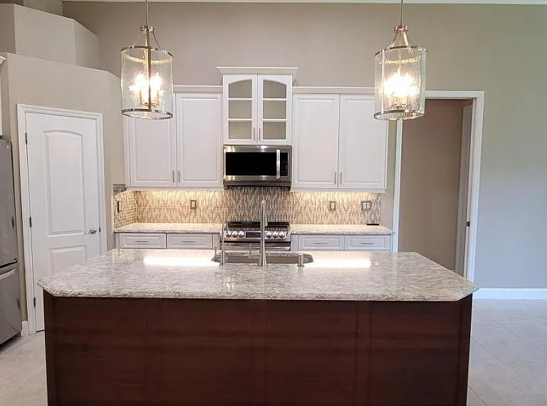 802 Westwood Dr — Photo 6