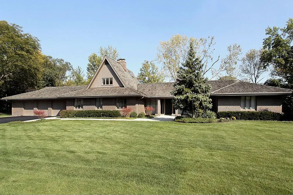 421 Chapel Hill Ln photo 1