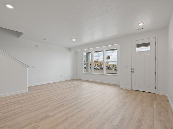 4th image of 6756 W Jumbo Rocks Ln #258