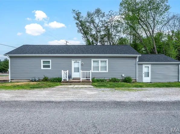 102 E 6th St #600-N-&, Saint Jacob, IL 62281