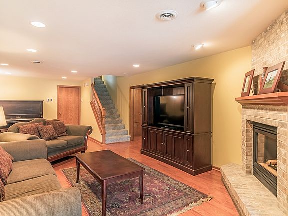 3rd image of 145 Atwood Dr