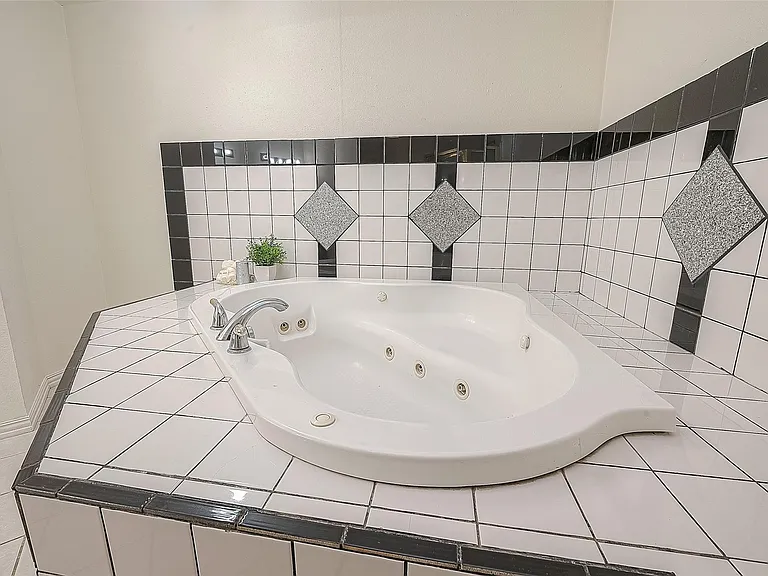 3806 Embarcadero Dr — Photo 38