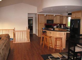 403 Sequoia Dr, Mapleton, ND 58059