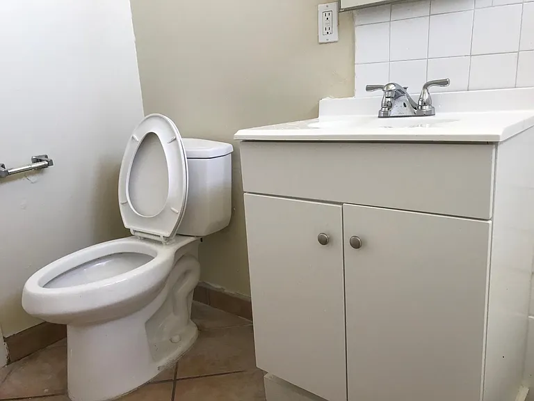11118 S Osage Ave #10 — Photo 10