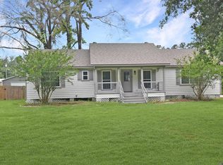 19161 Willie Ln, Livingston, LA 70754