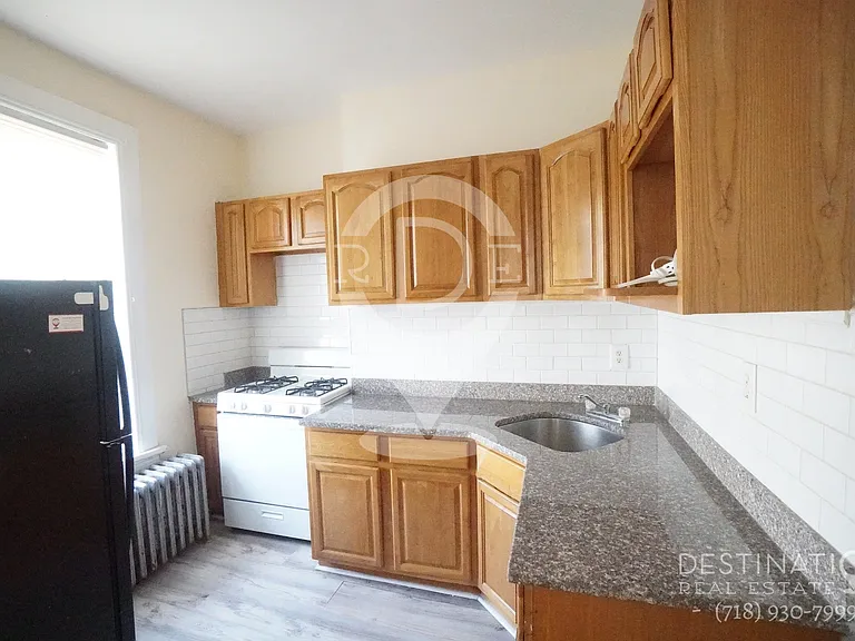 429 48th St #3 — Photo 9